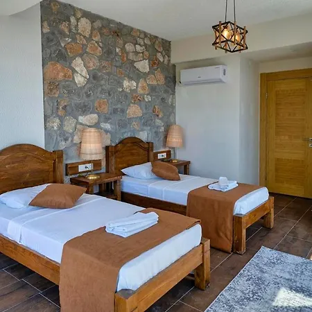 2 Bedroom Private Located In Oludeniz וילה